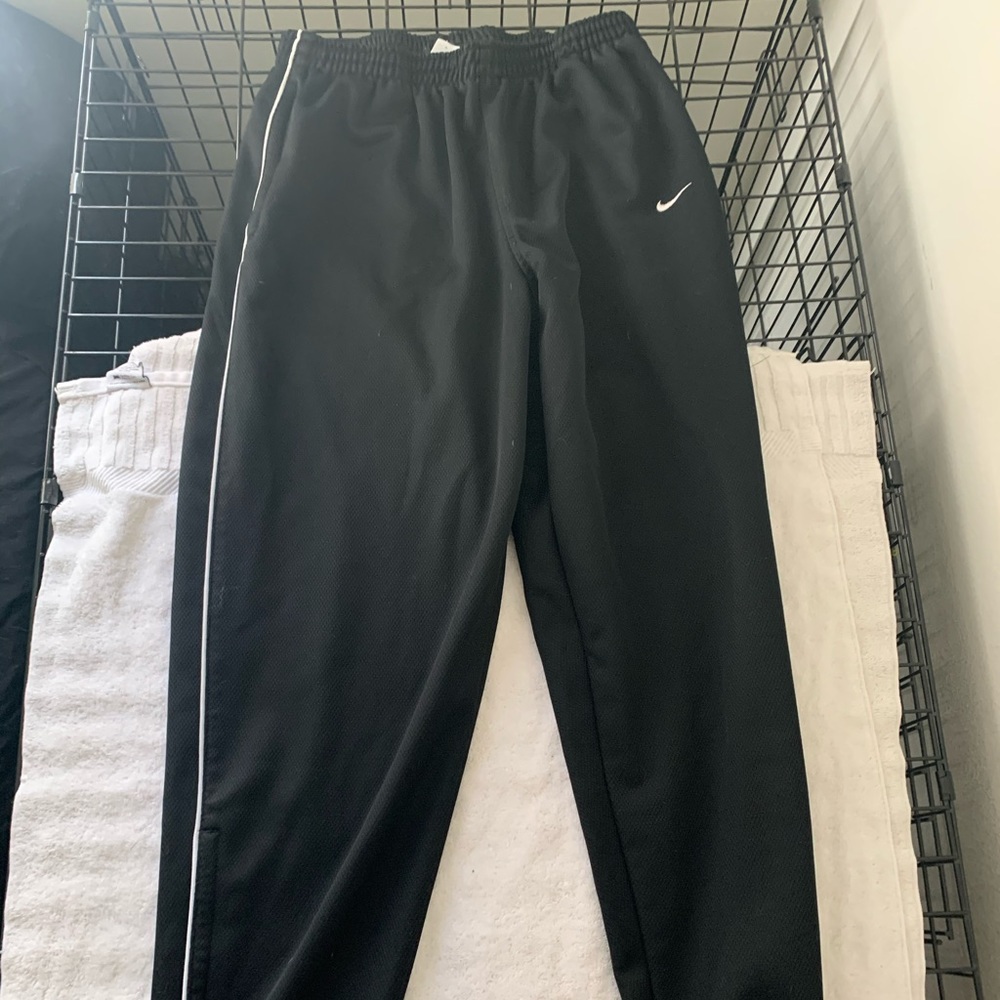 Nike joggers with zips at bottoms